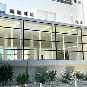 Elegant Studio Et Parking Dans Batiment Historique Saint-Tropez